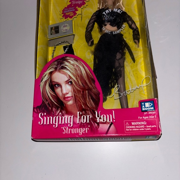 Britney Spears Singing For You Doll Sings Stronger 2001 - Picture 4 of 4